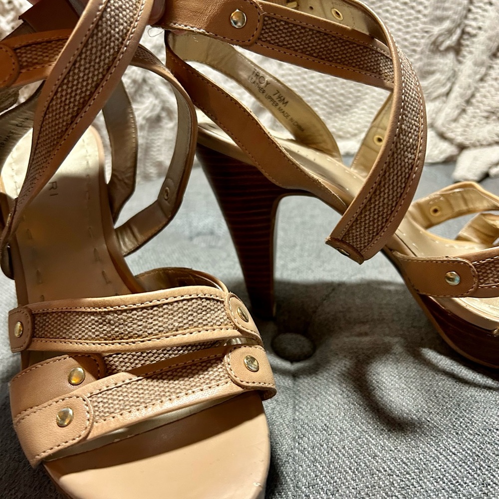 Tahari Neutral Tan Ankle Strap Buckle Shoe